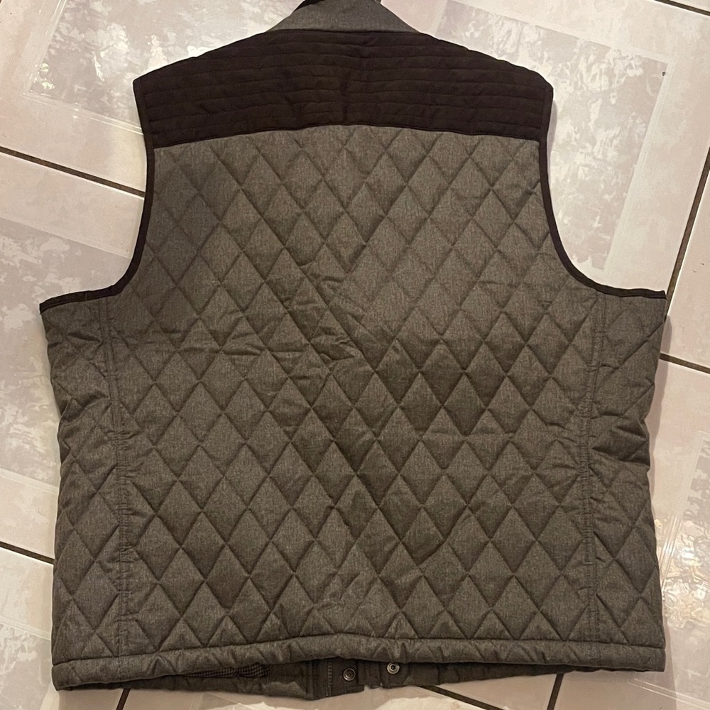 Tasso Elba Men's Quilted Vest in Gray and Brown - Picture 3 of 4
